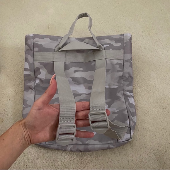 Camouflage Victoria’s Secret bag backpack - Picture 4 of 4